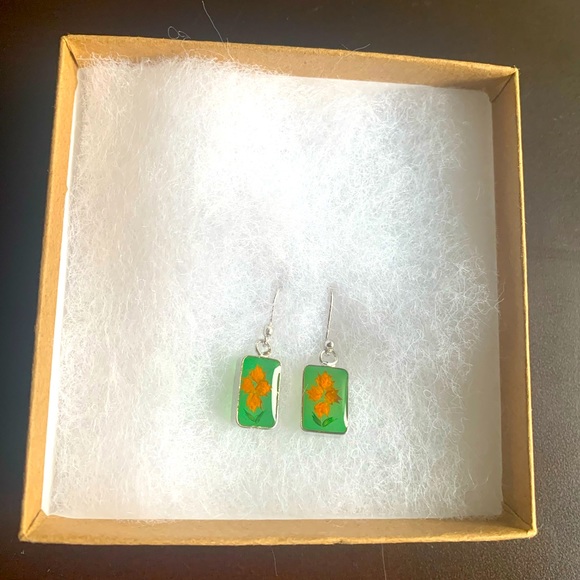 Beautiful Silver Rectangular Earrings with Dried Yellow Flowers in a Green Resin - Picture 3 of 3